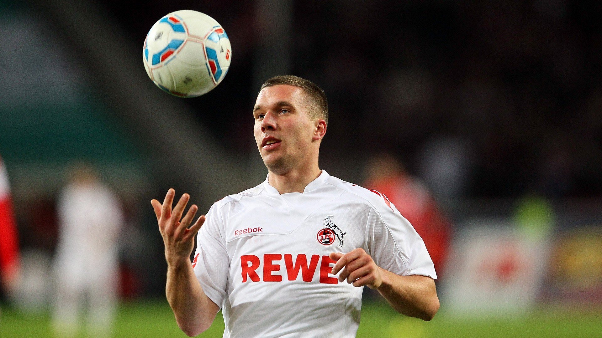 银河战舰碾压非洲冠军，托尼·克罗斯刷新传奇纪录